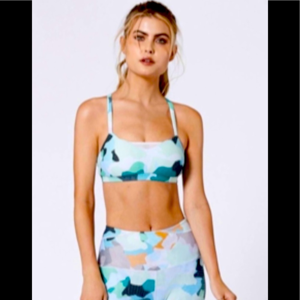 🆕 NWT - NUX Sports Bra in Can’t Be Caged Hunter Green - Black Camo - X-Small